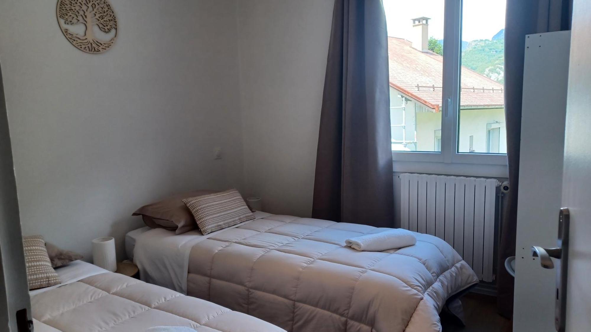 Villargondran, Les Magnifiques Cols De Maurienne Garage Motos, Velos Room photo